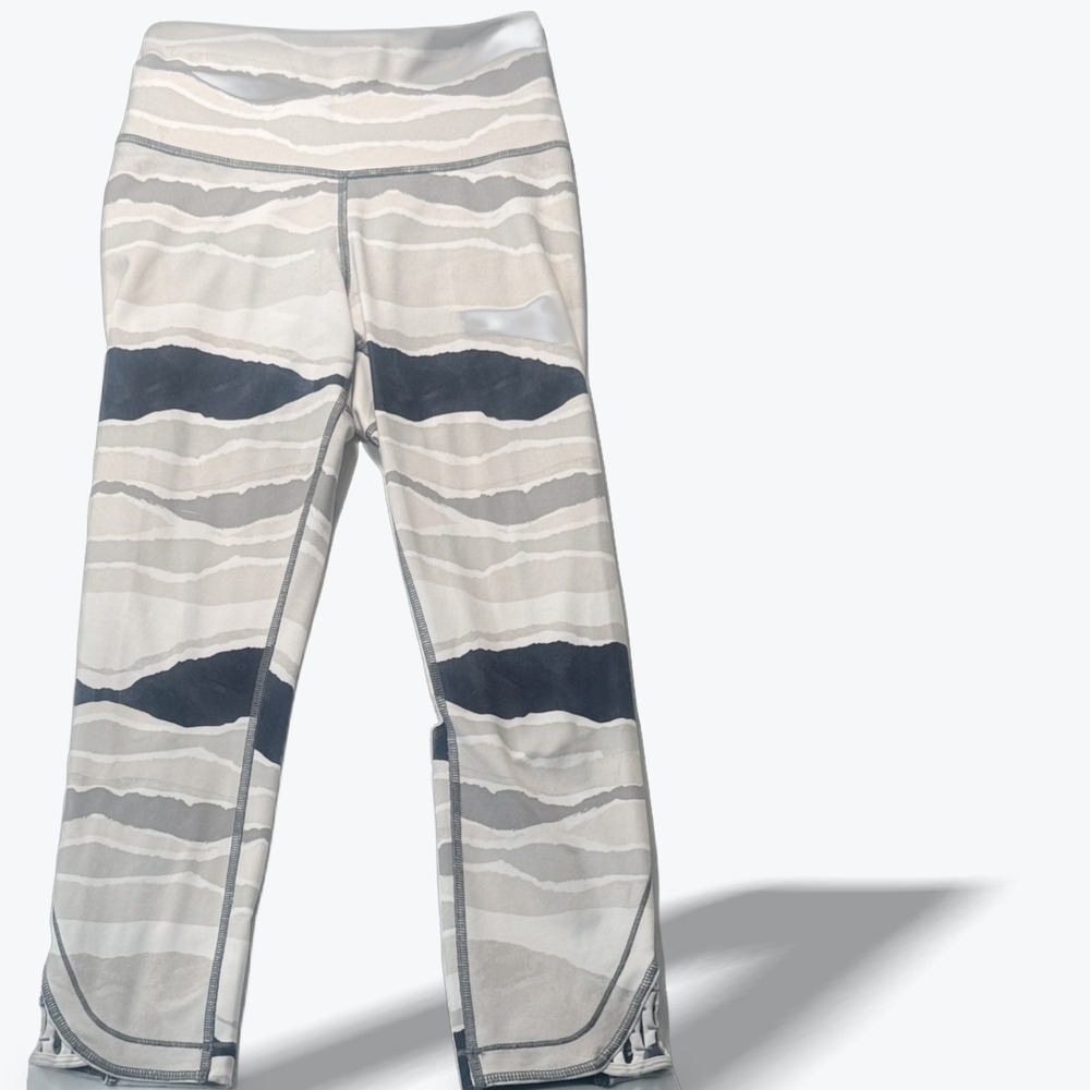 Lululemon High Rise Crop Leggings Grey Abstract Torn Paper Lattice Detail Size 4